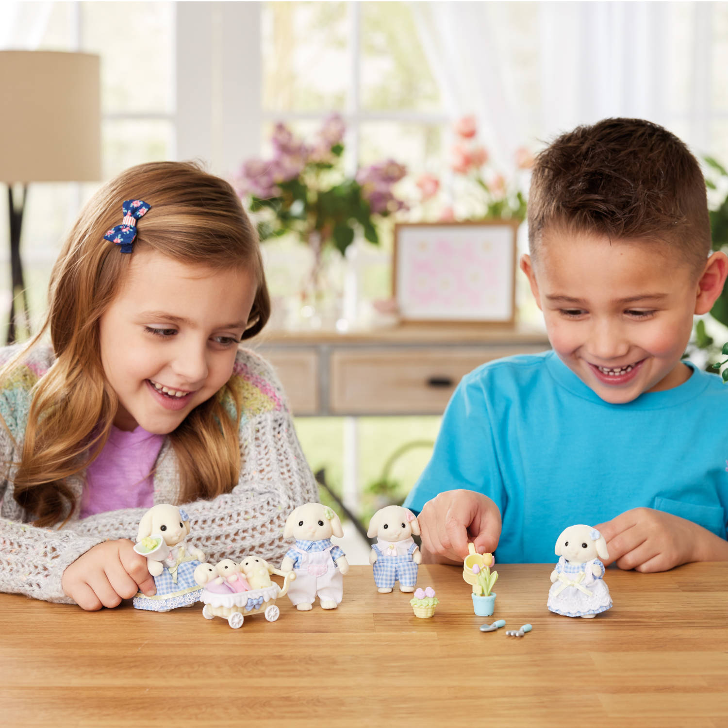 Blossom Gardening Set -Flora Rabbit Sister & Brother-