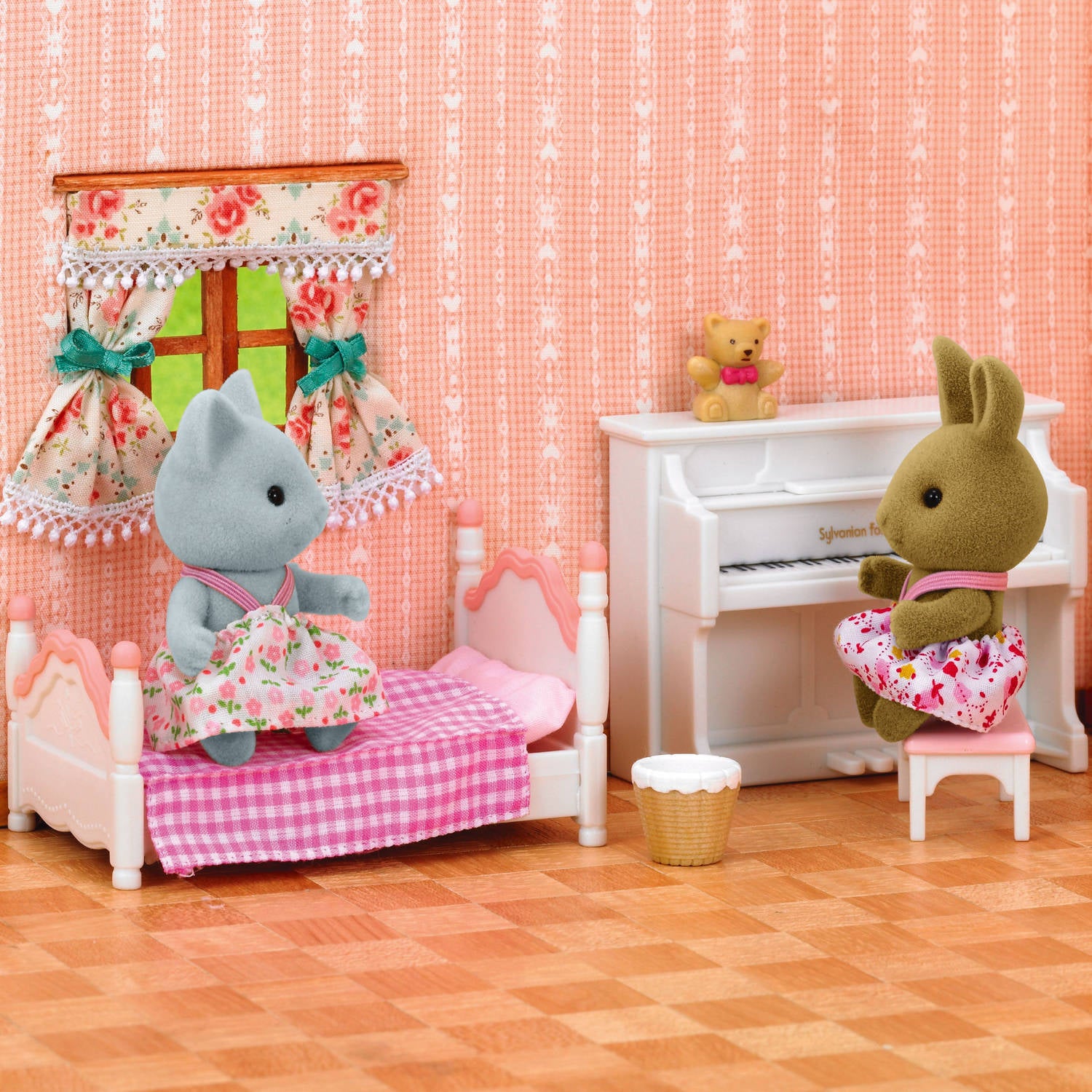 Girl's Bedroom Set (with Rabbit Sister)