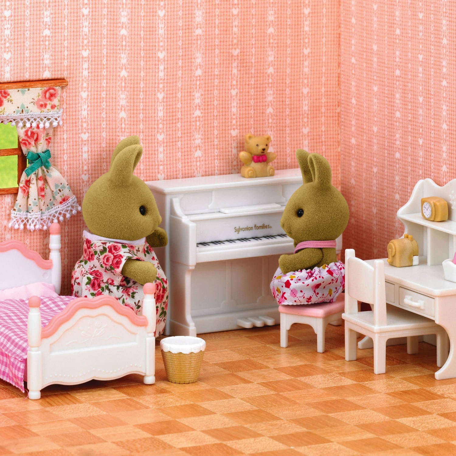 Girl's Bedroom Set (with Rabbit Sister)