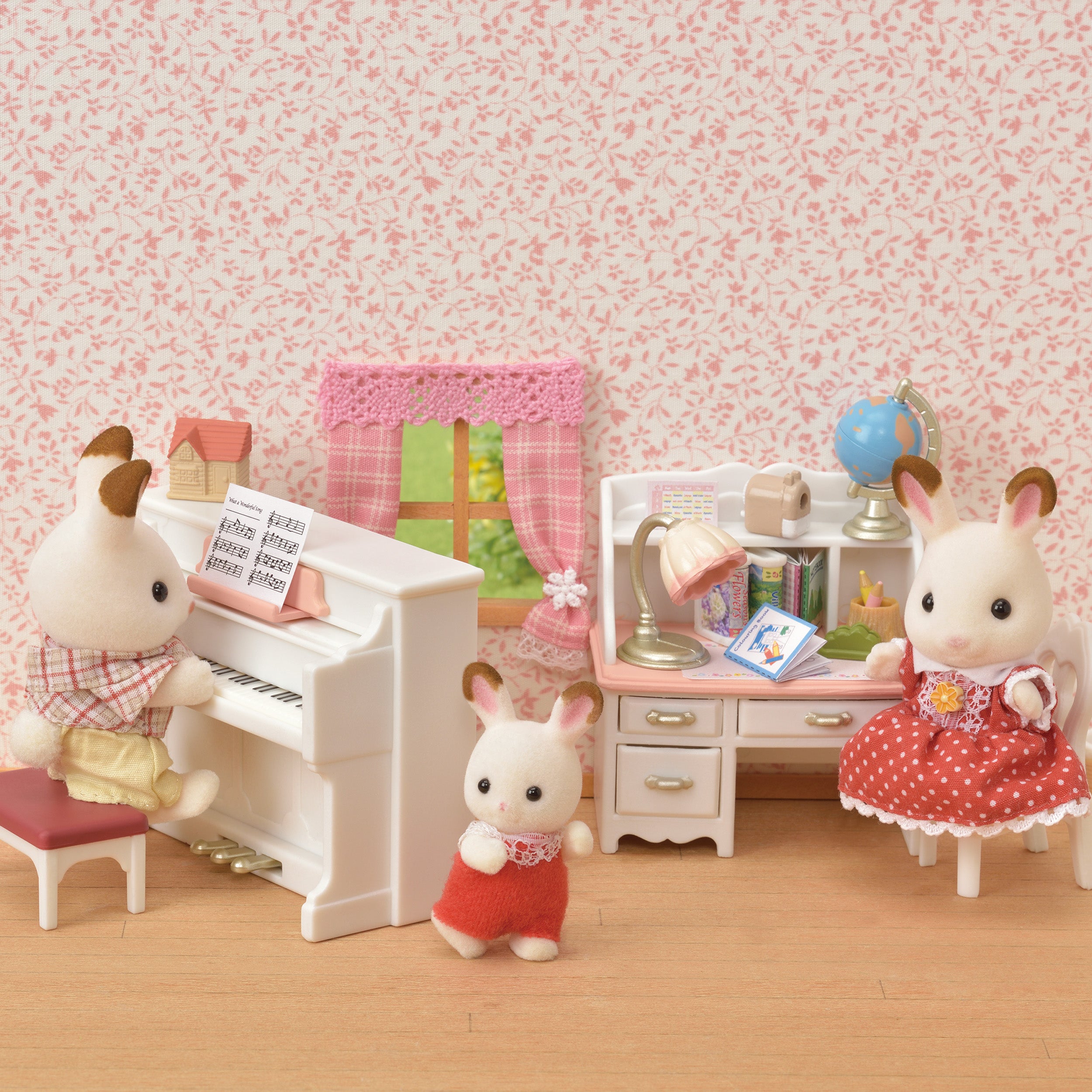 Piano & Desk Set