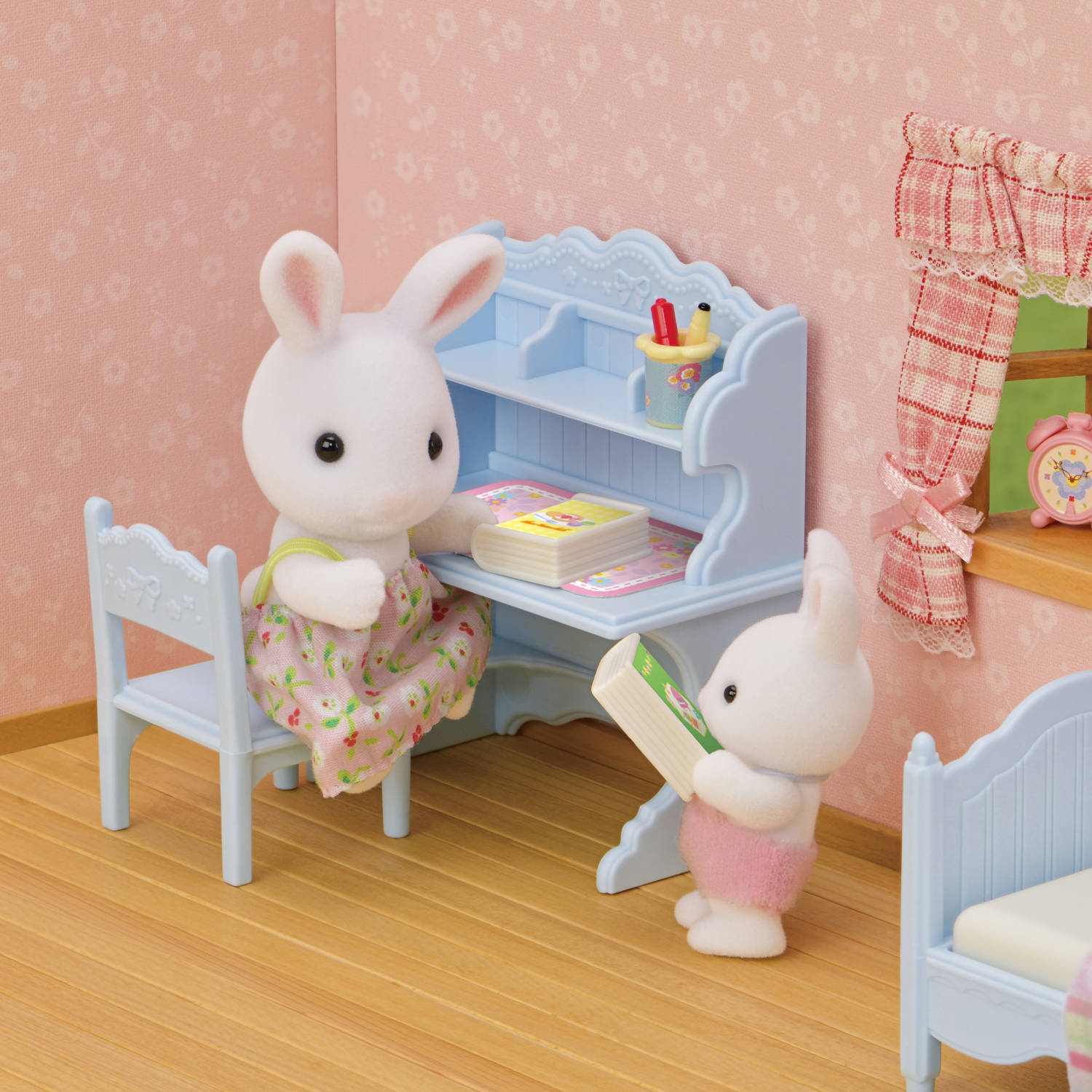 Snow Rabbit Girl's Learning Desk